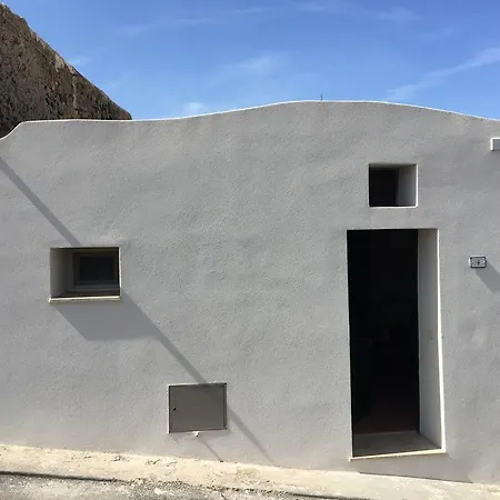 Studio Alli Holiday home Pantelleria